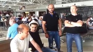 Грузинская песня в аэропорту (очень красиво!!)