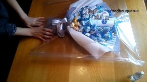 Упаковка подарка. Упаковка букета в прозрачку.