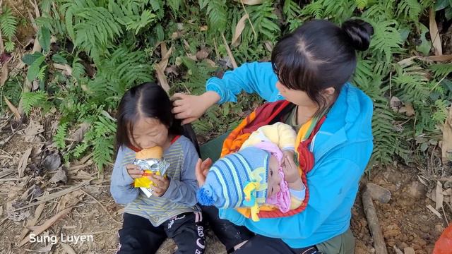 The Life of a 16 Years Old Single Mother- Rescuing the abandoned baby in the forest смотреть онлайн