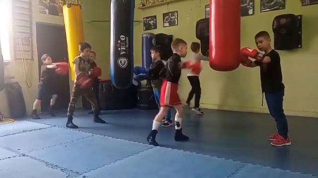 Выбили зуб на спарринге) Дневник будущего чемпиона [БОКС ДЕТИ] смотреть онлайн