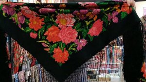 Цветущий сад. Павловопосадские платки в Минске