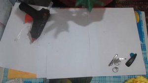 Цветы из ткани своими руками. Фиалка -брошь к платью (3 часть) Как крепить заколку.
