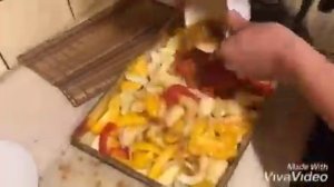 Запечённая свинина с овощами в духовке