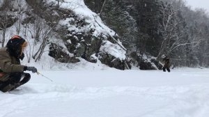 🔥Зимняя рыбалка на горной реке, Ленок!