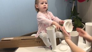 АДЕЛИЯ СОБИРАЕТ СТОЛИК И СТУЛЬЧИК | МАММУТ ИЗ ИКЕА | MAMMUT IKEA ОБЗОР И СБОРКА