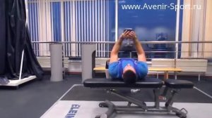 Скамья универсальная: упражнение Пуловер лёжа с гантелей