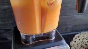 Смузи грейпфрут в высокоскоростном блендере King Mix