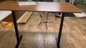 Компьютерный игровой стол с электроприводом для регулировки высоты