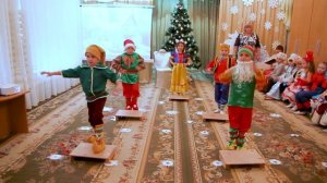 танец Белоснежки и гномов