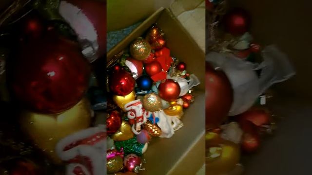 Старые ГДР елочные игрушки, а так же СССР 50 -60 х годов ,разбираем ящик с игрушками.