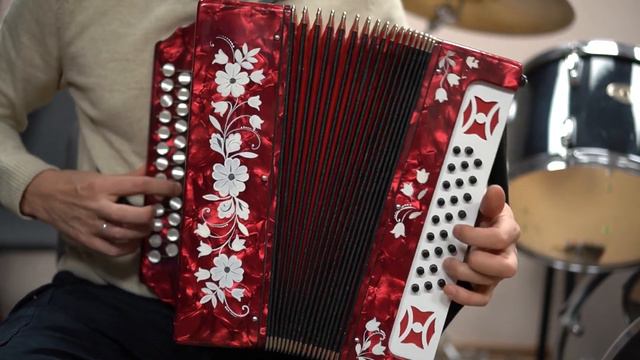 Как сыграть ҫат-ҫат-ҫат на гармони. Чувашская под гармонь.