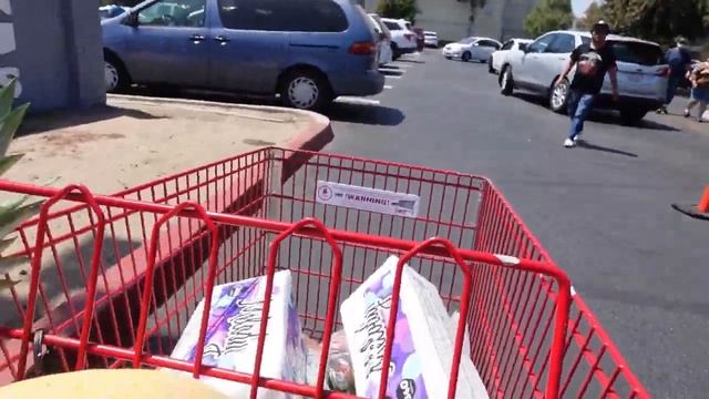 Как я на кассе заплатила в 2 раза меньше/Диву даёшься от разнообразия всего/ Покупаем продукты в LA смотреть онлайн