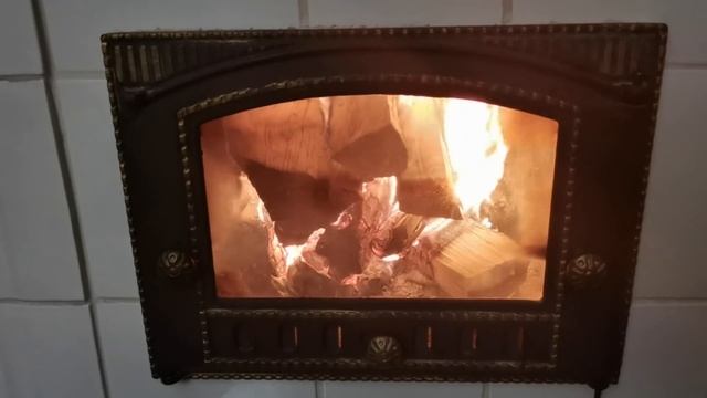 Печь и камин в доме одни плюсы / Александра зажигает/  В гостях у Артёма
