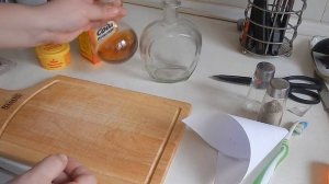 Как отмыть бутылку ?с узким горлом от известкового налёта? ?Без ёршика.