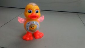 Танцующий утенок классная игрушка