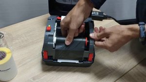 Замена материала печати в принтере Honeywell PC42t с этикетки на бирку