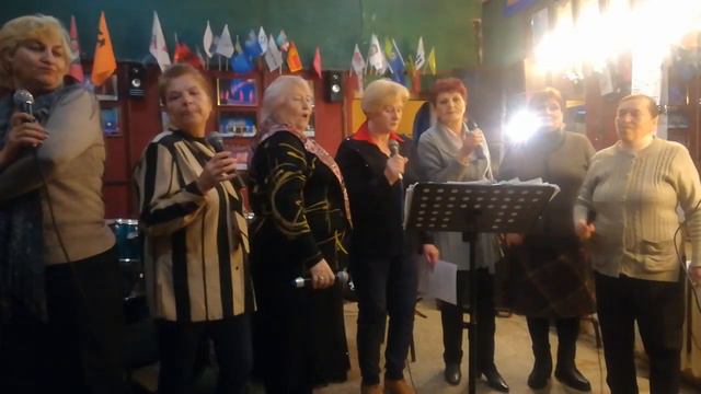 Ансамбль "Рябинушка" - Течет ручей (репетиция) смотреть онлайн