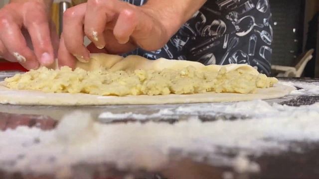 Рецепт ХАЧАПУРИ ПО-АДЖАРСКИ и ПО-МЕГРЕЛЬСКИ + ЛЕНИВЫЕ ХАЧАПУРИ на сковороде