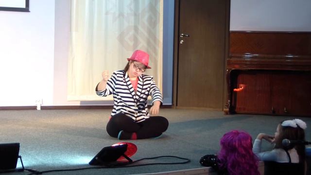 Выступление Аллы. 2-ой Открытый Чемпионат Студии "VANГОГИ" по Игре на воображаемой гитаре смотреть онлайн