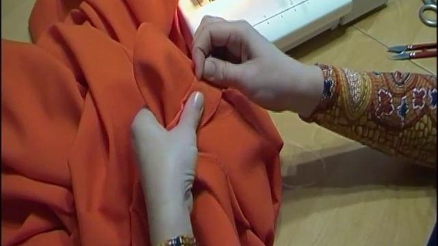 Окончательная обработка горловины на обтачке и воротника