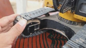 RC Excavator - Comparison Huina 1580 VS Huina 1593 Upgrade.
