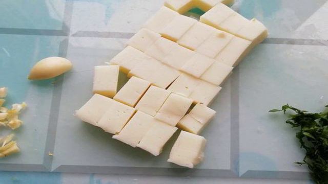 Шарики из ячневой крупы моцареллой