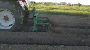 Прополка картофеля ежами. Трактор т-25.