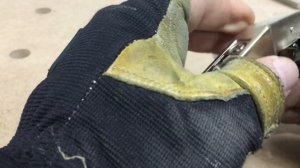 Ограничитель петли фальш-панели