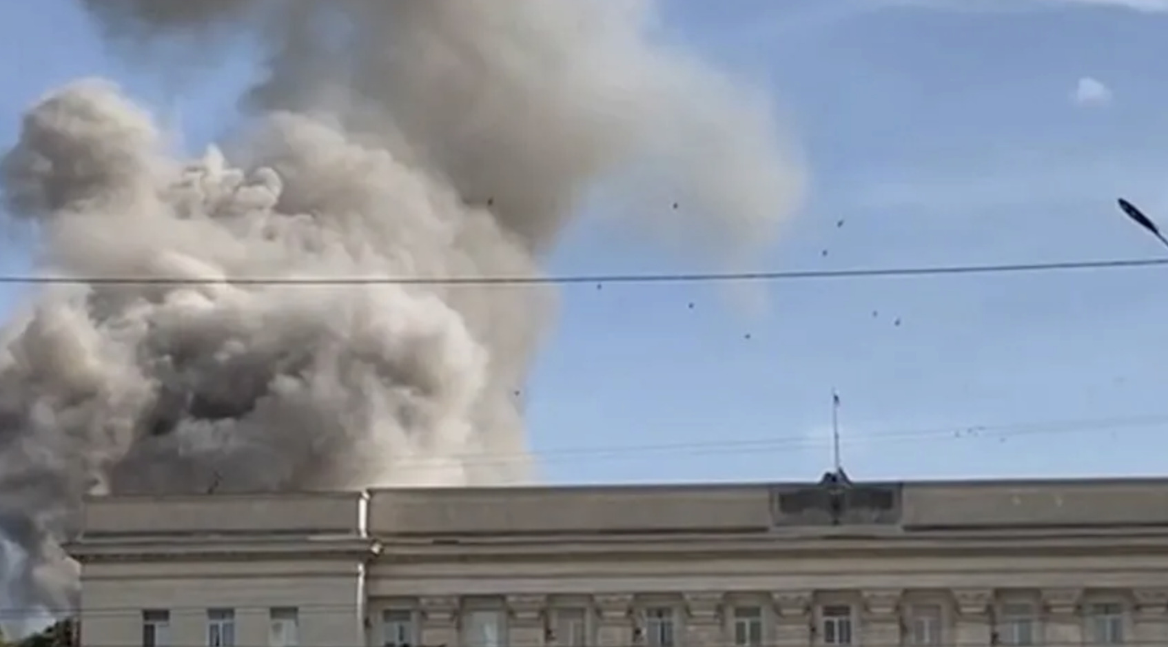 Украина устроила серию терактов, охотясь на представителей власти в городах Донбасса.mp4