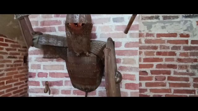 Во время выгрузки в Деловых Линиях прогулялся по кремлю в Великом Новгороде. Красоты кремля. смотреть онлайн