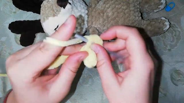 Ажурное жабо крючком из плюшевой пряжи. Рюши