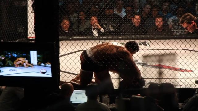 Battlefield Fight League 7 - Marcus Aurelio vs Ken Tran (Round 3 of 3) смотреть онлайн