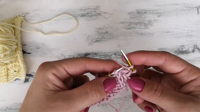 Необычные рельефный узор спицами. Кисти  Схема узора в конце видео .