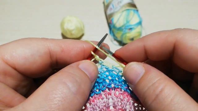 Платье-туника спицами на круглой кокетке для девочки 7-8 лет.