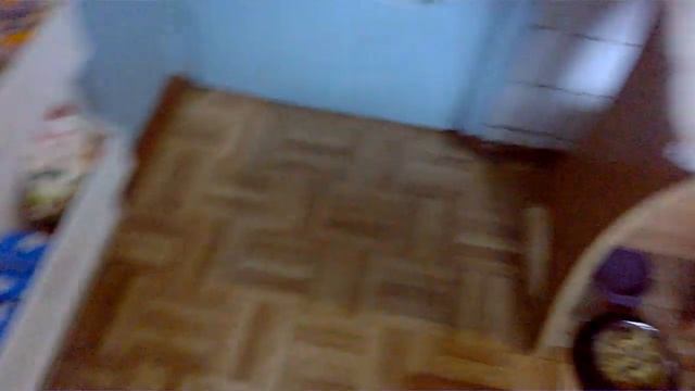 Как убрать плохой запах из холодильника