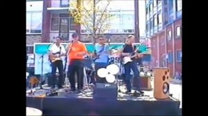 OneWayOut - No More Dogging - Live op Radio Twente FM - Koninginnedag 2004 Hengelo