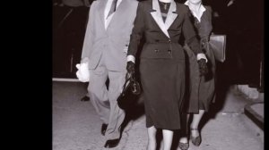 Edith Piaf - Carnegie Hall - La vie en rose 1956 - LIVE