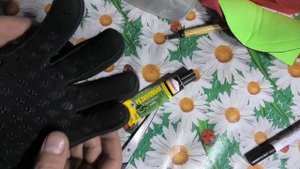 ПОДВОДНАЯ ОХОТА как легко заклеить сквозную дырку на 6мм перчатках нейлон/нейлон для подводной охоты