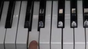 Самая легкая мелодия на пианино - урок для новичков #1"