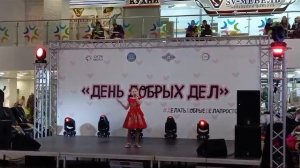 песня"Вот так я перед зеркалом танцую"