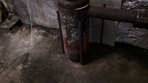 Печь на отработке из газового баллона с наддувом. Пробный запуск.