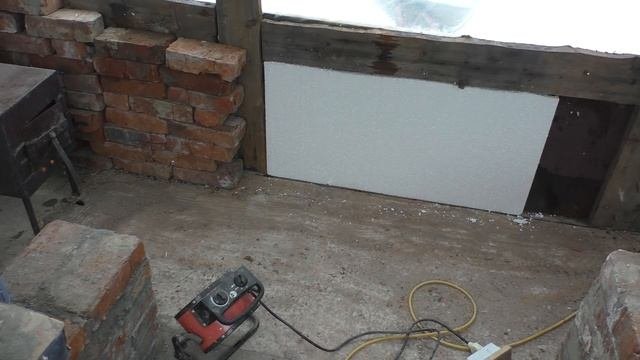 Чищу кирпичи для печного комплекса!