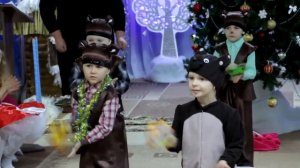 Танец Медвежат с бубнами младшая грруппа