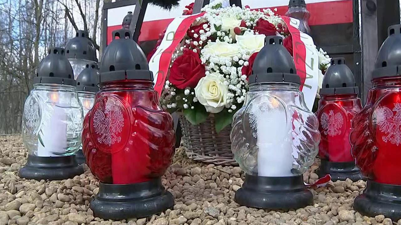 В Смоленске вспоминают погибших при катастрофе самолета польского президента