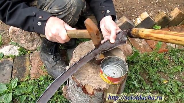 Ручная коса для травы Как правильно отбить отклепать косу Как косить ручной косой смотреть онлайн
