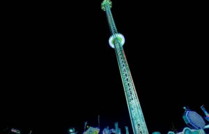 В Индии 16 человек получили травмы на аттракционе «Башня свободного падения»