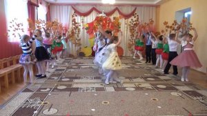 _Чудная пора - осень!_ общий танец-вход на осеннем празднике в детском саду.mp4