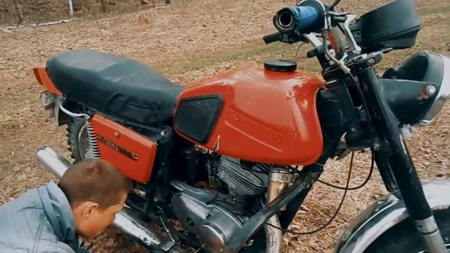 Учусь ездить на Планете\1 РАЗ//Иж Планета 5 смотреть онлайн