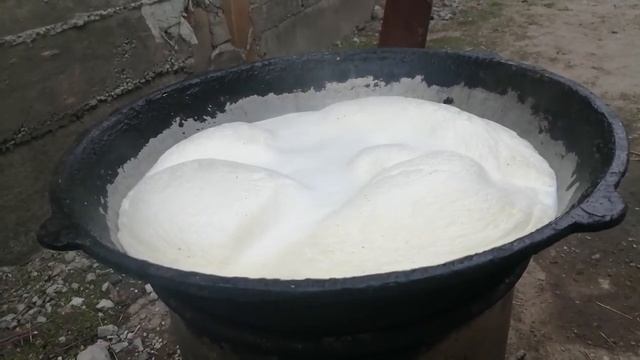 Молоко в казане. Кипятим смотреть онлайн