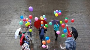 Подарок от родителей выпускникам школы.
